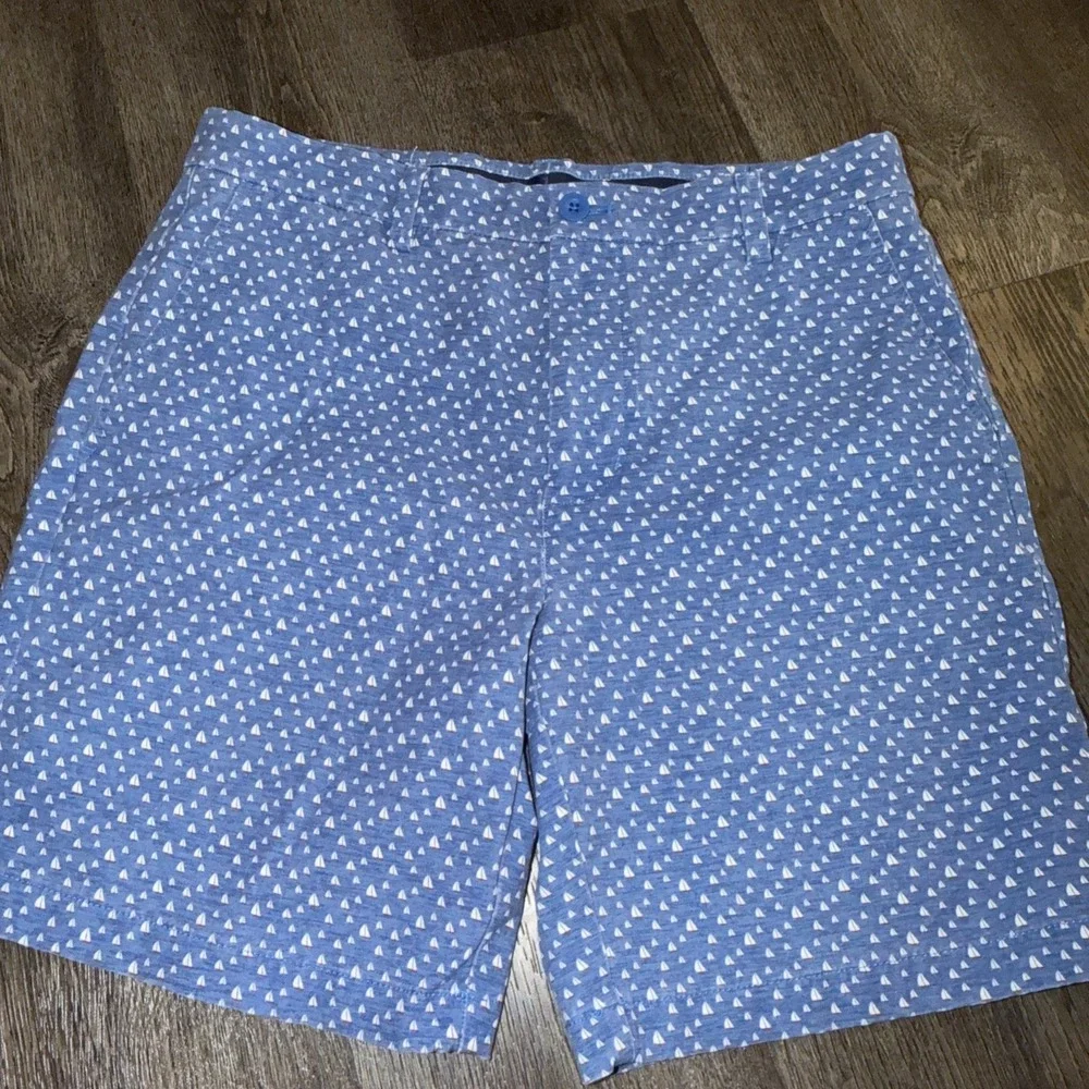Vineyard Vines Mens Performance Sailboat Print Shorts Size 33